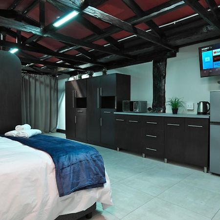 Royal Palms Guest House Порт-Элизабет Экстерьер фото